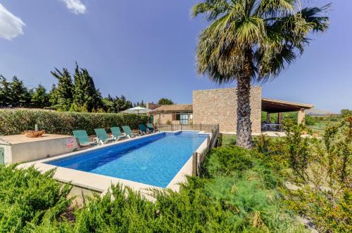 Villa Soler de Baix by Sealand Villas