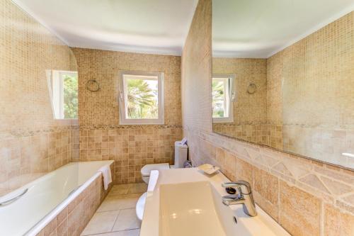 Koupelna v ubytování Villa Casa Blanca Carbo
