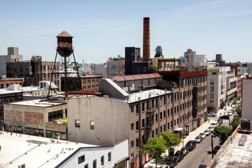 Nespecifikovaný výhled na destinaci Brooklyn nebo výhled na město při pohledu z hotelu