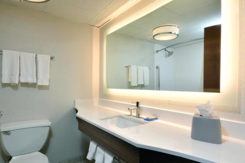 Ένα μπάνιο στο Holiday Inn Express Durham by IHG