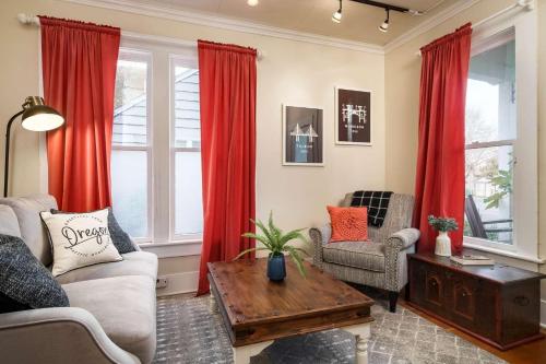 Watson Avenue Cottage – Photos 4