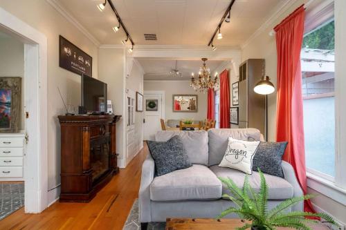 Watson Avenue Cottage – Photos 5