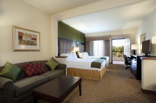 Imagen de la galería de Holiday Inn Express Hotel & Suites Silt - Rifle, an IHG Hotel, en Silt