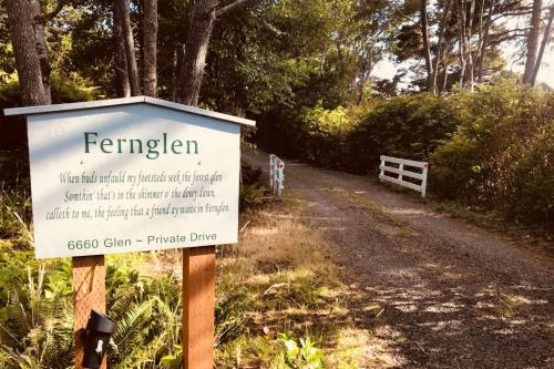 Fernglen Forested Beach Retreat – Photos 5