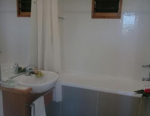 Anchorage Beach Resort – Photos 5