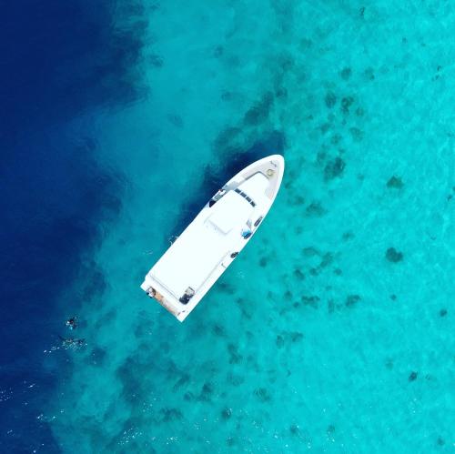 Φωτογραφία από το άλμπουμ του Athiri Beach Maldives σε Dhigurah