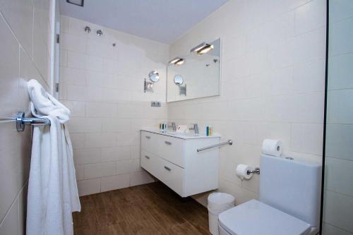 Kupatilo u objektu IG Nachosol Premium Apartments by Servatur (Adults Only)