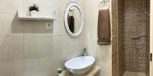 Kylpyhuone majoituspaikassa Suites Inn Lagos
