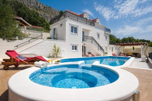 Luxury VILLA MAJA with whirlpool, heated pool, gym, sauna, panoramic sea views