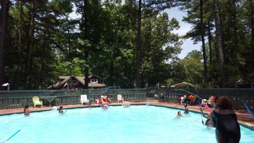 Φωτογραφία από το άλμπουμ του Pine Mountain Club Chalets Resort σε Pine Mountain