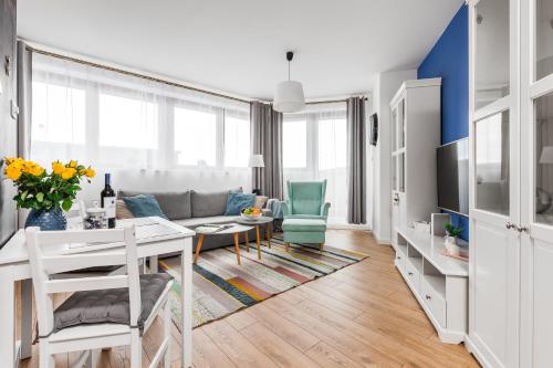 Svetainės erdvė apgyvendinimo įstaigoje GoodHome - Sea Towers Apartment