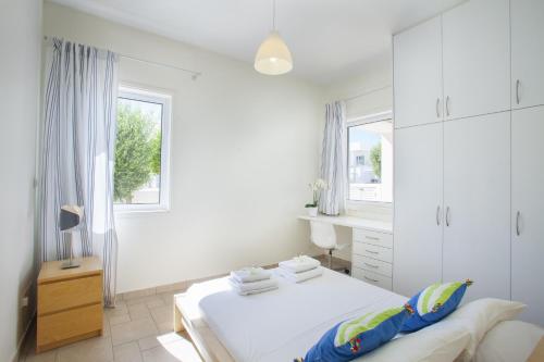 Lova arba lovos apgyvendinimo įstaigoje Protaras Seafront Villa Melissa