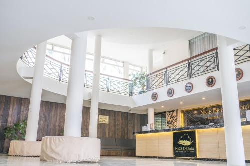 El lobby o recepción de Nice Dream Hotel