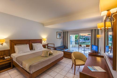 Gallery image of Kipriotis Maris Suites in Kos Town