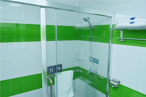 ห้องน้ำของ 7Days Inn Shaoguan Lechang Darunfa