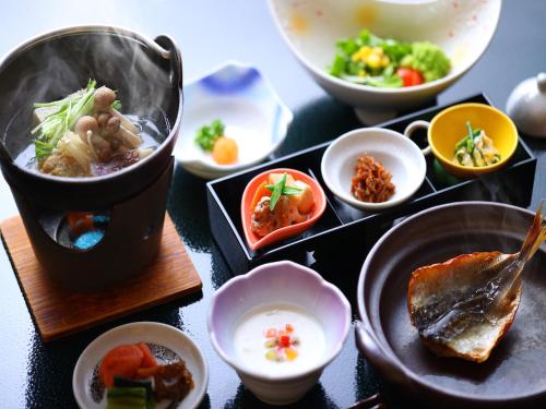 Mad på ryokanen eller i nærheden