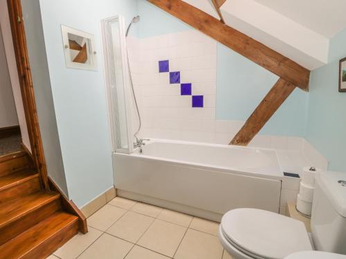 A bathroom at Middlefell View Cottage