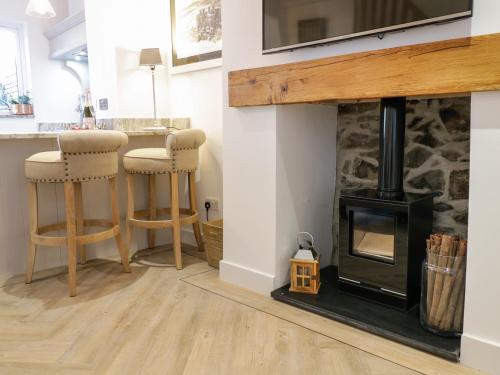 8 Crown Lane – Photos 2