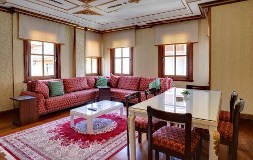 พื้นที่นั่งเล่นของ Emirganlı Ottoman House