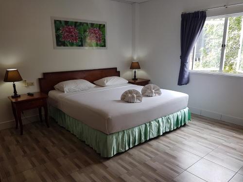 Gallery image of Welcome Inn Hotel karon Beach Double room from only 600 Baht in Karon Beach