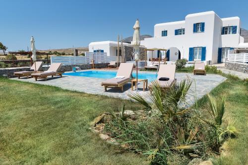 Bazén v ubytování Punda Villas Paros nebo v jeho okolí