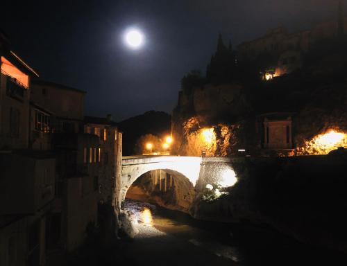 Afbeelding uit fotogalerij van Apartment Pont Romain in Vaison-la-Romaine
