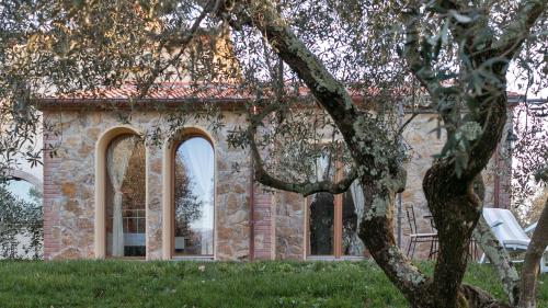 Galeriebild der Unterkunft CASE&COLLINE Villa Lorena in Montescudaio