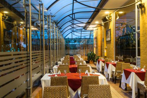 Restoran atau tempat lain untuk makan di Hotel Regency Boutique La Feria