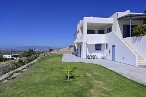 Φωτογραφία από το άλμπουμ του Isidoros Apartments σε Galanádhon