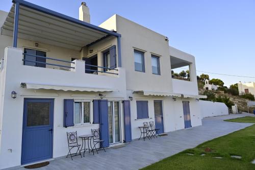 Φωτογραφία από το άλμπουμ του Isidoros Apartments σε Galanádhon