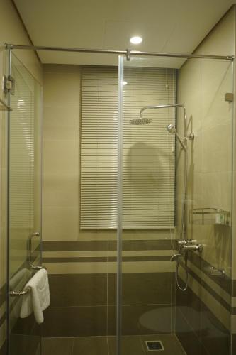Phòng tắm tại Khách sạn Hercury FLC Sầm Sơn