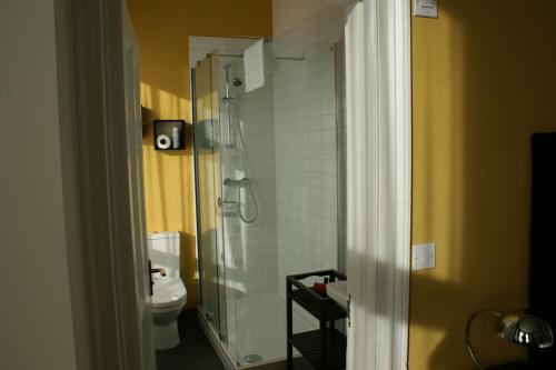 A bathroom at 10to12 Folkestone 