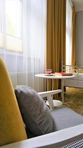 Ruang duduk di Explorer B&B Old Town Rooms & Apartment #don't be a tourist, be an Explorer!