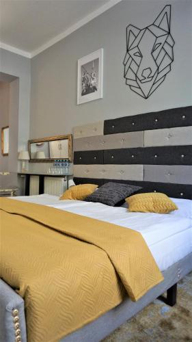 Katil atau katil-katil dalam bilik di Explorer B&B Old Town Rooms & Apartment #don't be a tourist, be an Explorer!