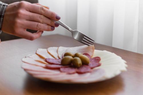 Comida en o cerca de este hotel