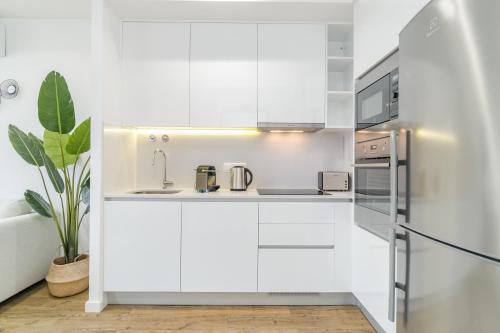 Casa Boma Lisboa - Design and Sunny Apartment - Lapa I tesisinde mutfak veya mini mutfak