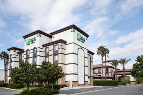 a rendering of the front of a hotel at Holiday Inn Express Ontario by IHG in Creekside