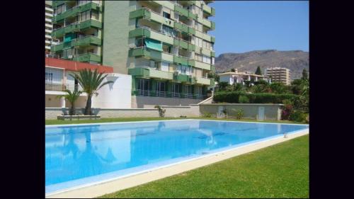 The swimming pool at or close to La calle