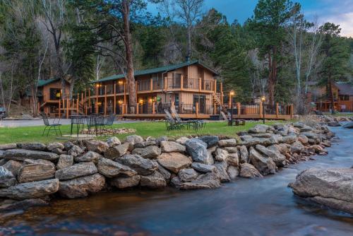 Afbeelding uit fotogalerij van 4 Seasons Inn on Fall River in Estes Park