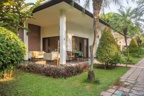 Κήπος έξω από το Villa Mahkai - Family and friends Estate!