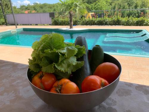 Πισίνα στο ή κοντά στο Villa Cecilia - 4 bedrooms, 4 bathrooms, heated inside pool, gym