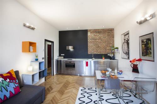 Bright flat near city center