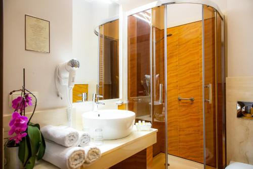 Et badeværelse på Hotel Korona Park Klewinowo