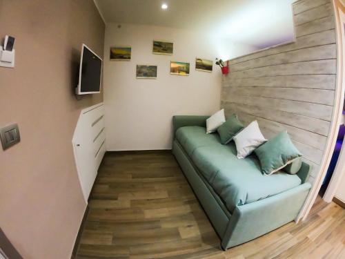 Blumon House