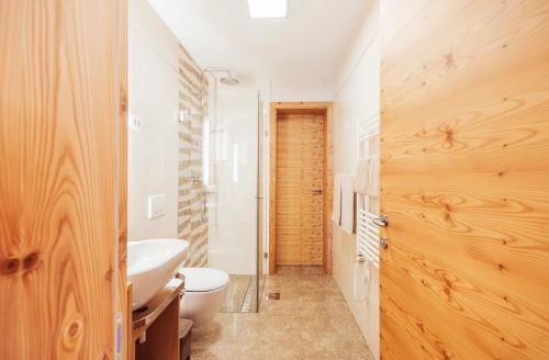 Et badeværelse på Apartment Jezerca - Krvavec