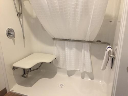 Et badeværelse på Humpback Inn