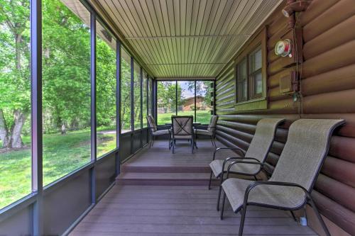 Rustic Cabin w/ Screened Deck: 8 Mi to Dollywood photo 10