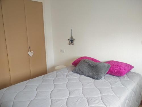 Posteľ alebo postele v izbe v ubytovaní APARTAMENT AL PORT EmpuriaRent