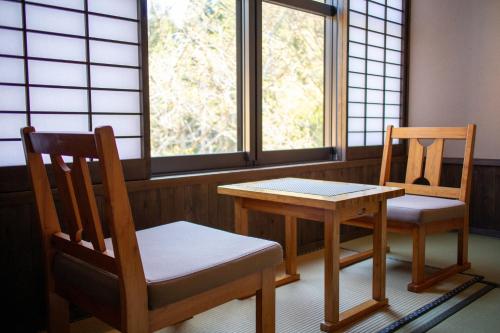 旅館ななかまどにあるシーティングエリア