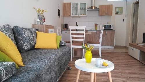 Apartment near center,beach,bus +free parking